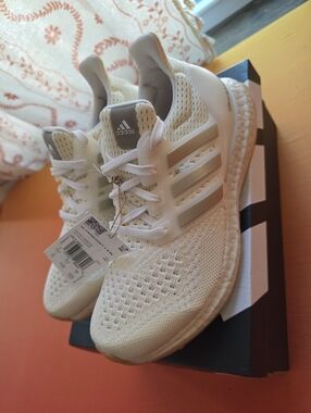 Brand New Adidas Cream/Off-White UltraBoost Knit Trainers. Womens Size 5